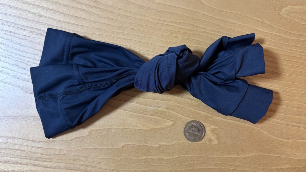 ねじっても伸縮性で元に戻るストレッチ生地
